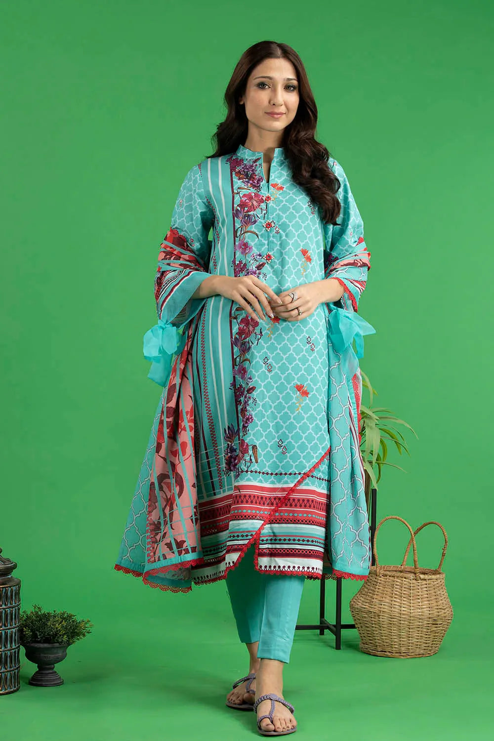 Gul Ahmed 2Pc Embroidered Corduroy Suit Cd22002 - Winter Collection Brand Mafia by Zonash