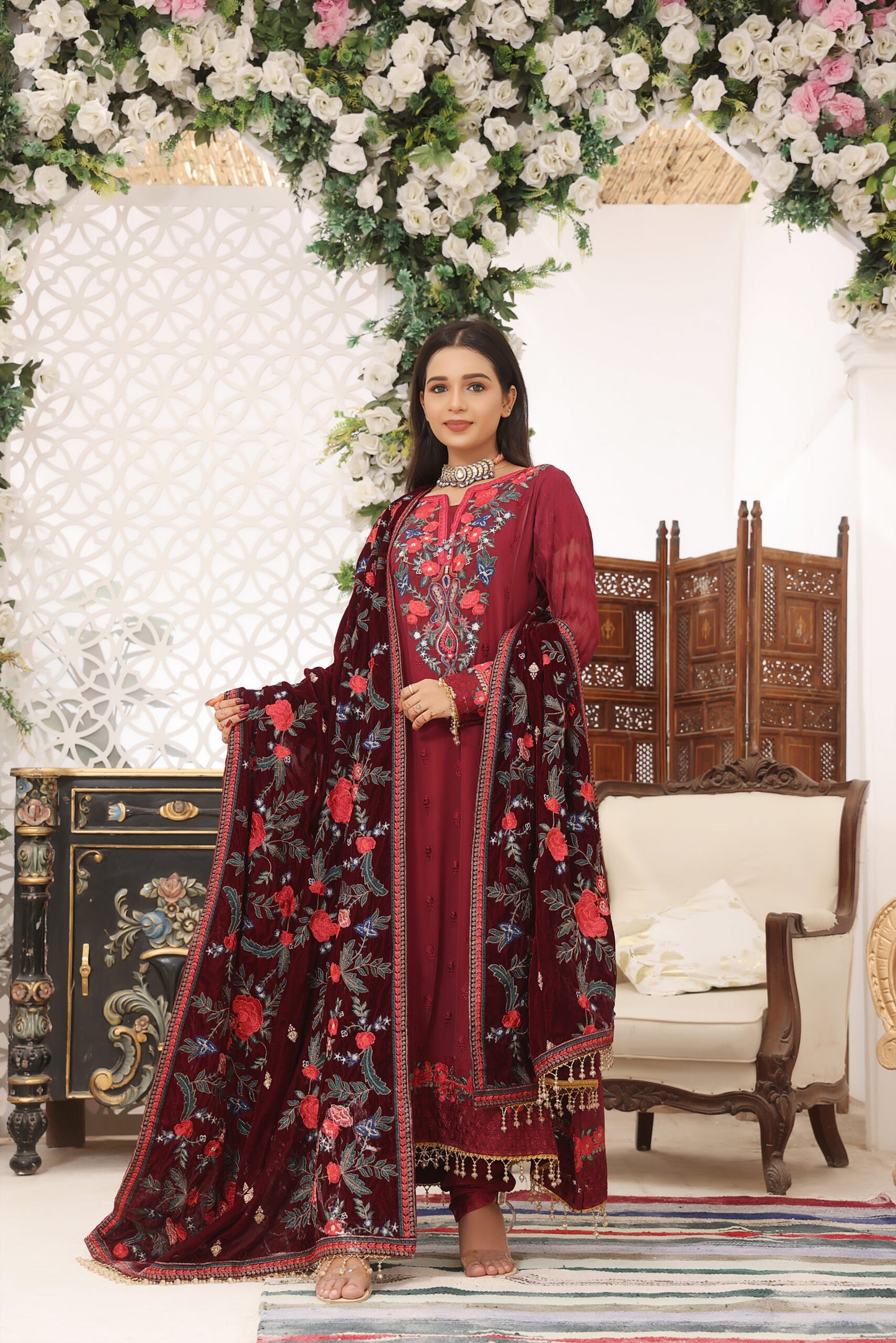 Hadia-Eman-Unstitched-3-Piece-Embroidered-Velvet-Suit-HE23EV-D-05-Festive-Collection-4