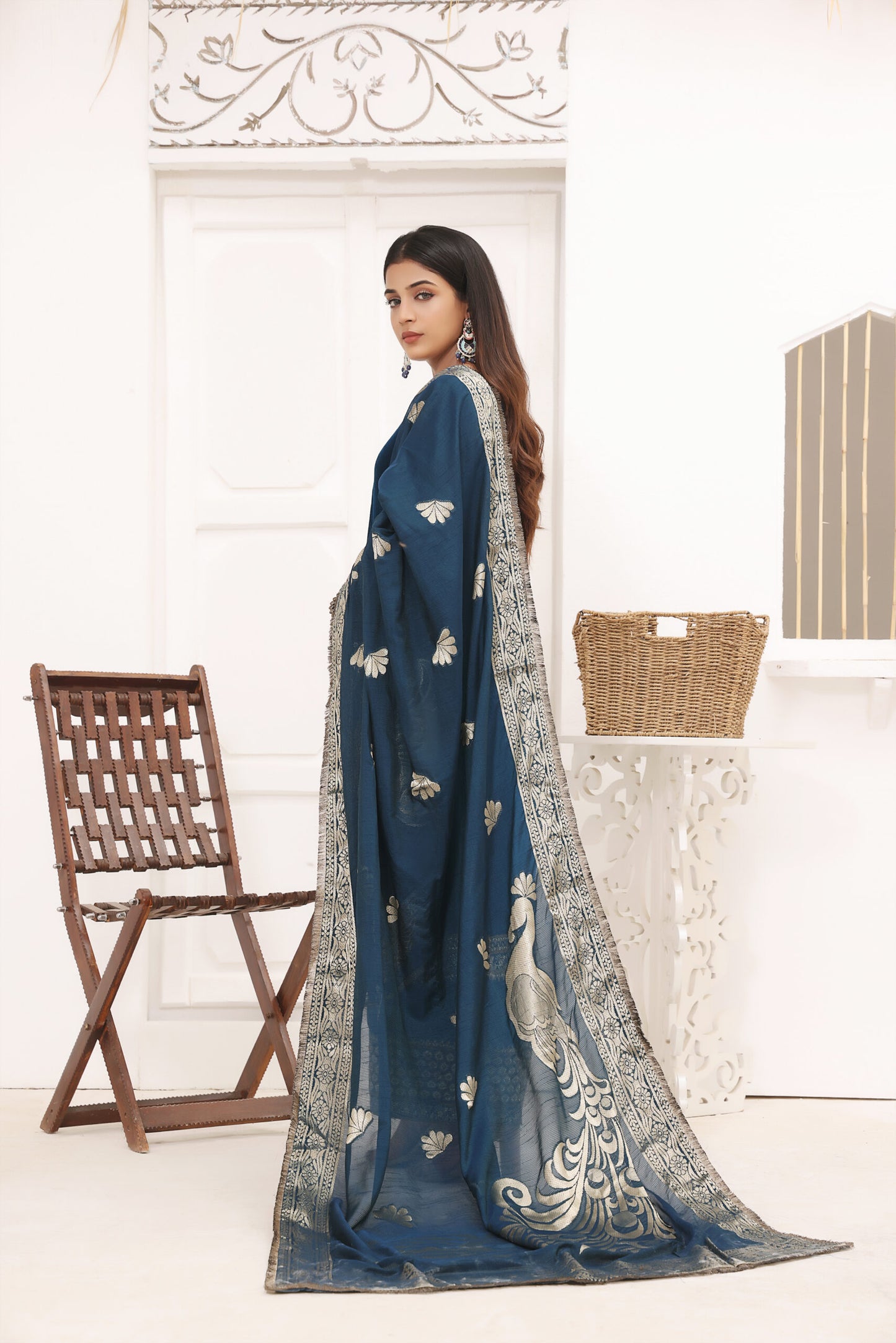 Hadia-Eman-Unstitched-3-Piece-Embroidered-Velvet-Suit-HE23EV-D-06-Festive-Collection