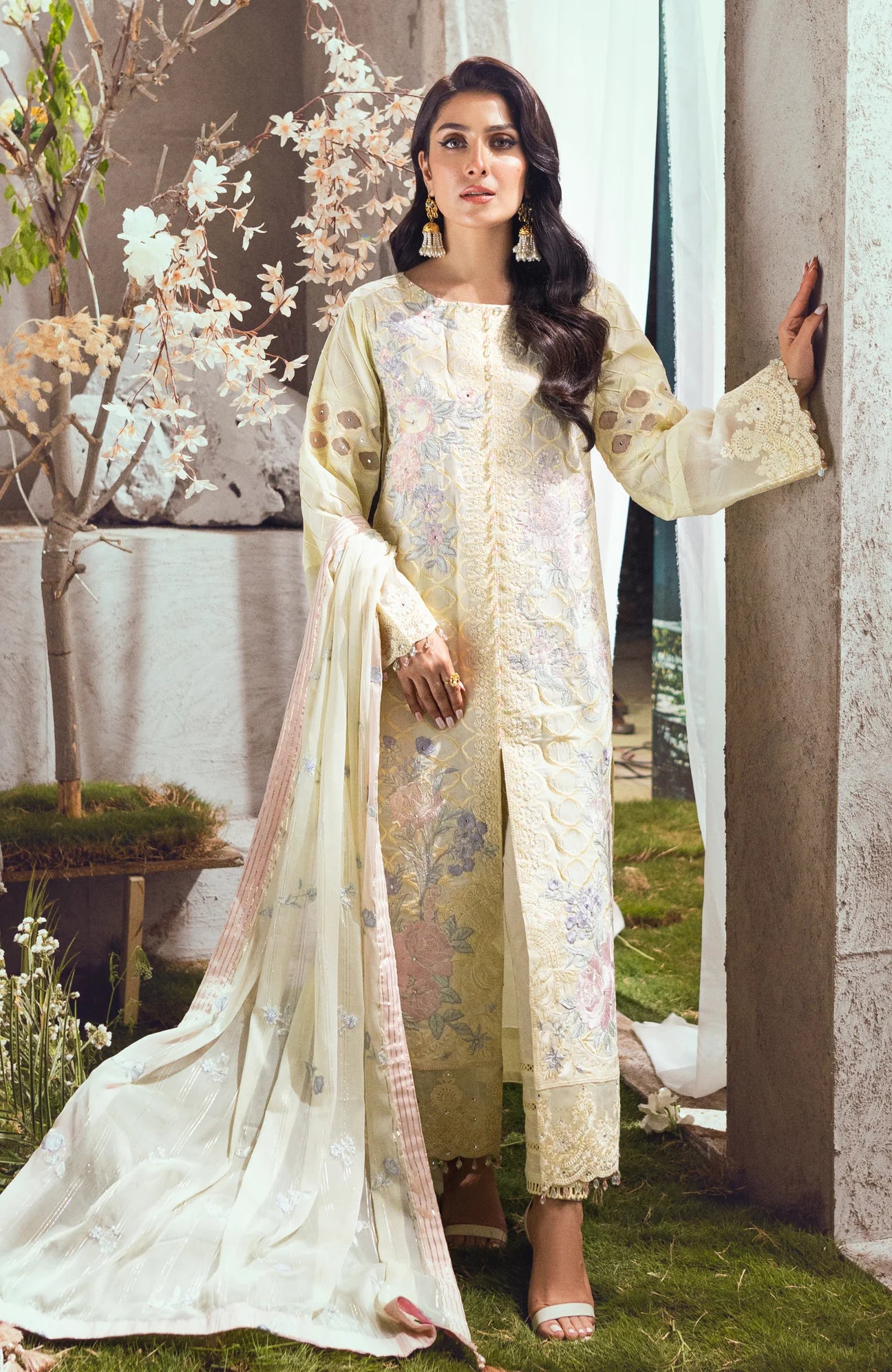 Mahiymaan-by-Al-Zohaib-Unstitched-3-Piece-Embroidered-Lawn-Suit-MAH23L-V2-M03-FLORAL-ENCHANT-Summer-Collection