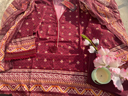 Sada_Bahar_Stitched_3_Piece_Lawn_Suit-SB-L01