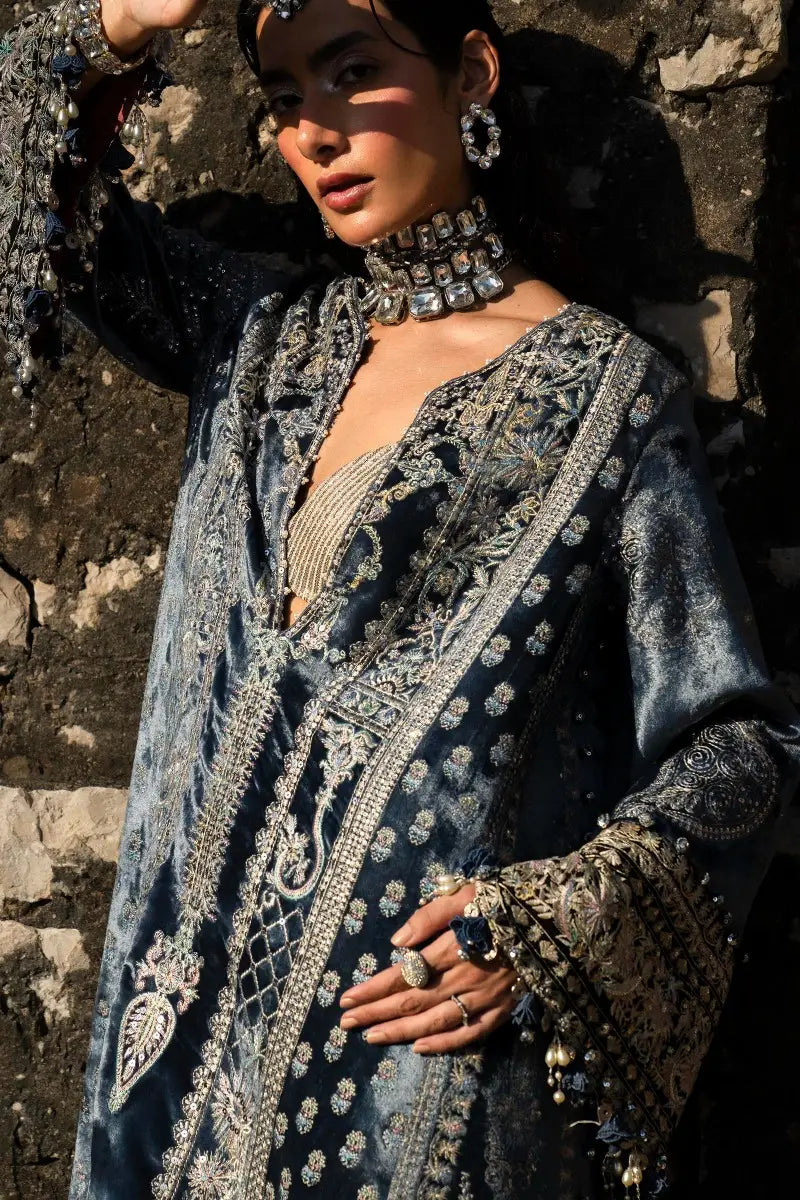 Sana Safinaz Unstitched 3 Piece Embroidered Velvet Suits SS23WL D-05 - Luxury Winter Collection Brand Mafia by Zonash